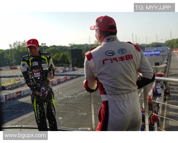 上海羽毛球队在洲际杯积分榜中以53分稳居第一名展现强劲实力