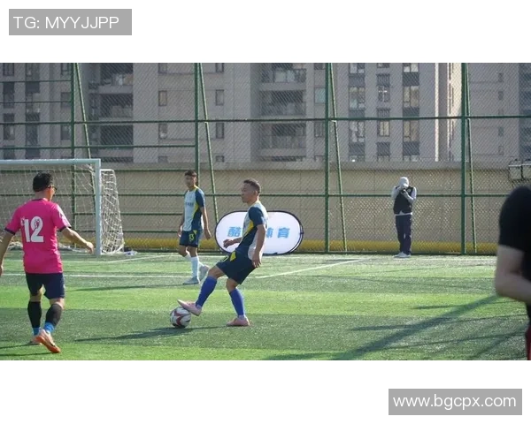 杭州足球队以66分稳居总决赛积分榜首位争夺冠军形势明朗